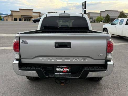 Used 2022 Toyota Tacoma TRD Off-Road AWD/4WD image 5