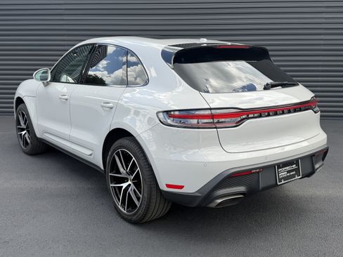 Certified 2024 Porsche Macan AWD/4WD image 3
