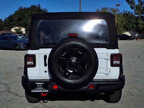 Used 2018 Jeep Wrangler Sport image 19