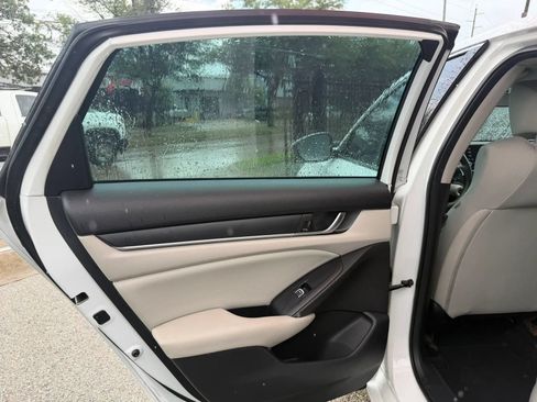 Used 2018 Honda Accord LX image 15