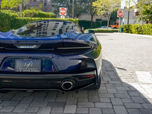 Used 2023 McLaren GT image 25