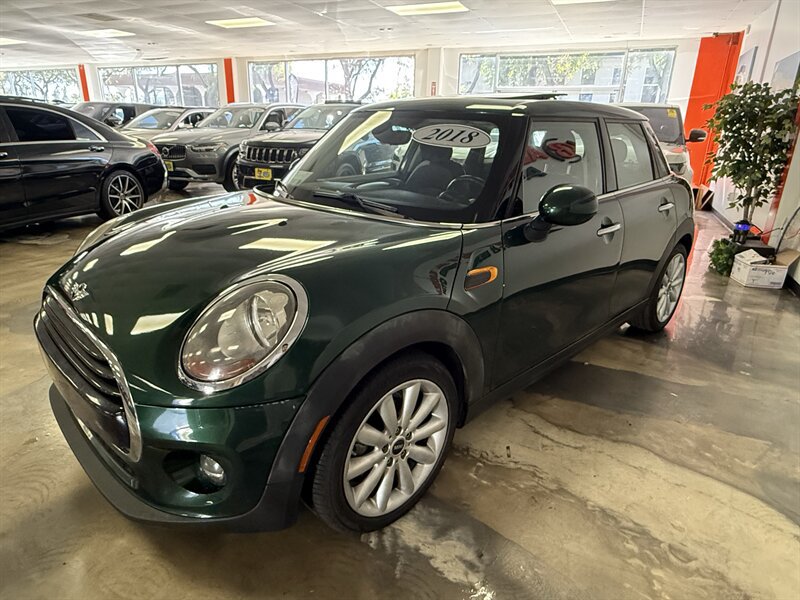 Used 2018 MINI Cooper 4-Door Hardtop FWD image 3