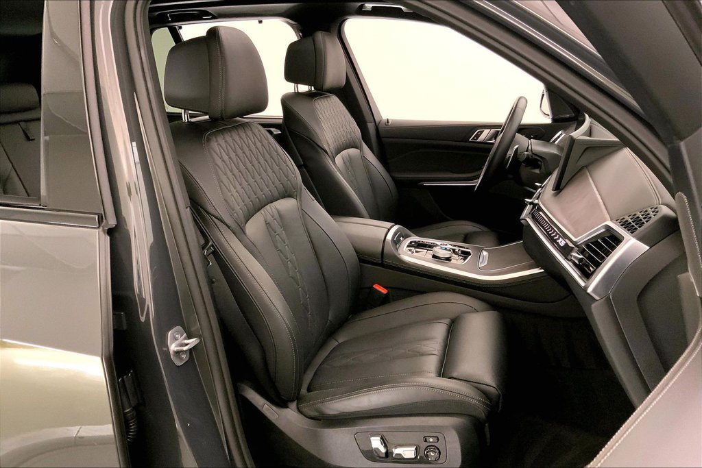 Used 2026 BMW X5 xDrive50e w/ Executive Package AWD/4WD image 6