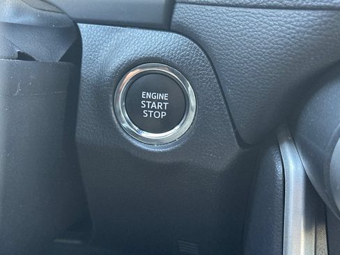 Used 2025 Toyota RAV4 XLE FWD image 27