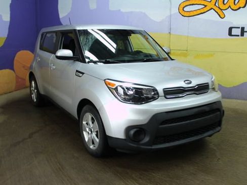 Used 2017 Kia Soul FWD image 4