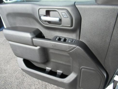 Used 2024 Chevrolet Silverado 1500 Custom image 24