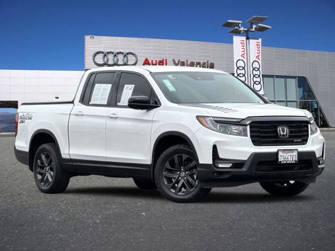 Used 2023 Honda Ridgeline Sport image 2