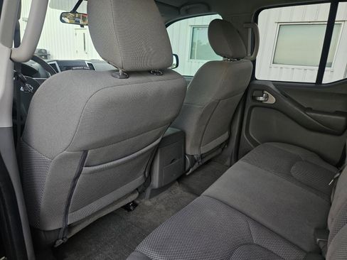 Used 2018 Nissan Frontier SV image 26