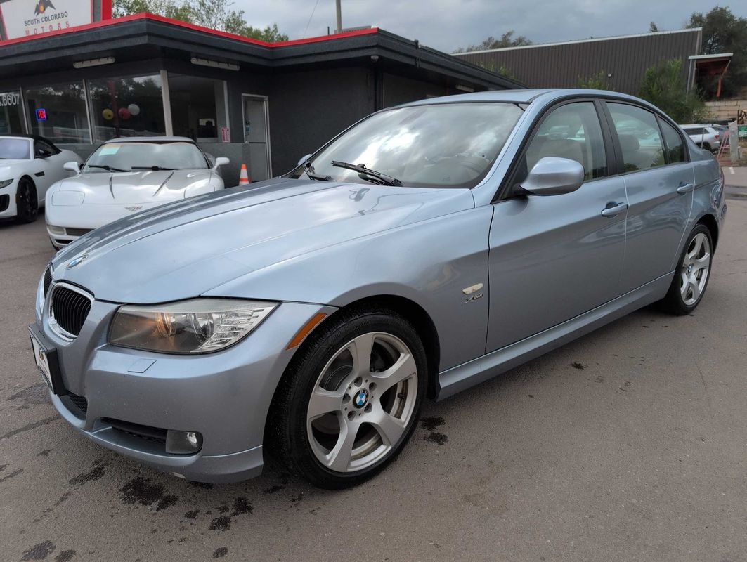 Used 2009 BMW 328i xDrive Sedan AWD/4WD image 3