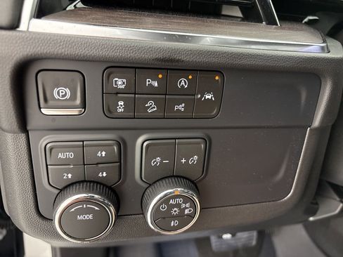 New 2026 Chevrolet Suburban Z71 w/ Comfort Package AWD/4WD image 42