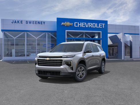 New 2026 Chevrolet Traverse LT w/ Driver Confidence Package FWD image 10
