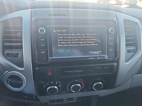 Used 2015 Toyota Tacoma 4x4 Double Cab image 11