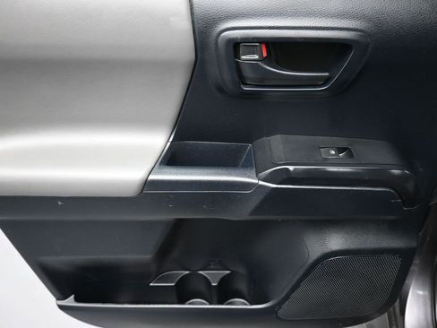 Used 2016 Toyota Tacoma SR w/ SR Convenience Package image 26