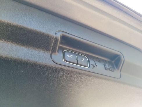 Certified 2022 Ford Explorer XLT w/ Equipment Group 202A image 27