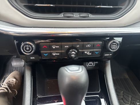 Used 2022 Jeep Compass Limited image 25