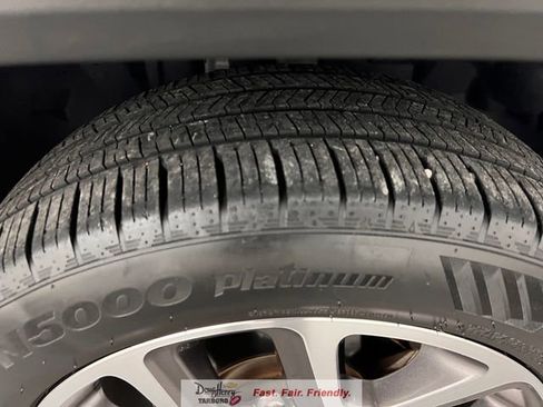 Used 2017 Jeep Renegade Latitude FWD image 19