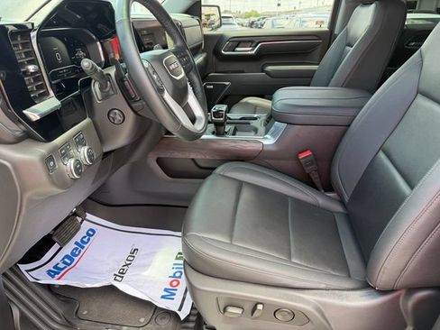 Used 2025 GMC Sierra 1500 SLT AWD/4WD image 11