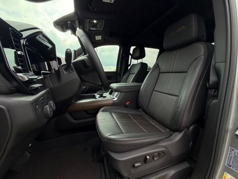 Used 2025 Chevrolet Silverado 2500 High Country w/ High Country Premium Package AWD/4WD image 6