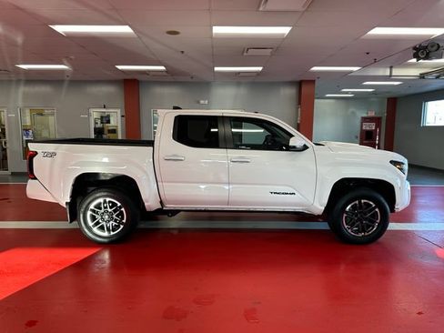 Certified 2024 Toyota Tacoma TRD Sport AWD/4WD image 3