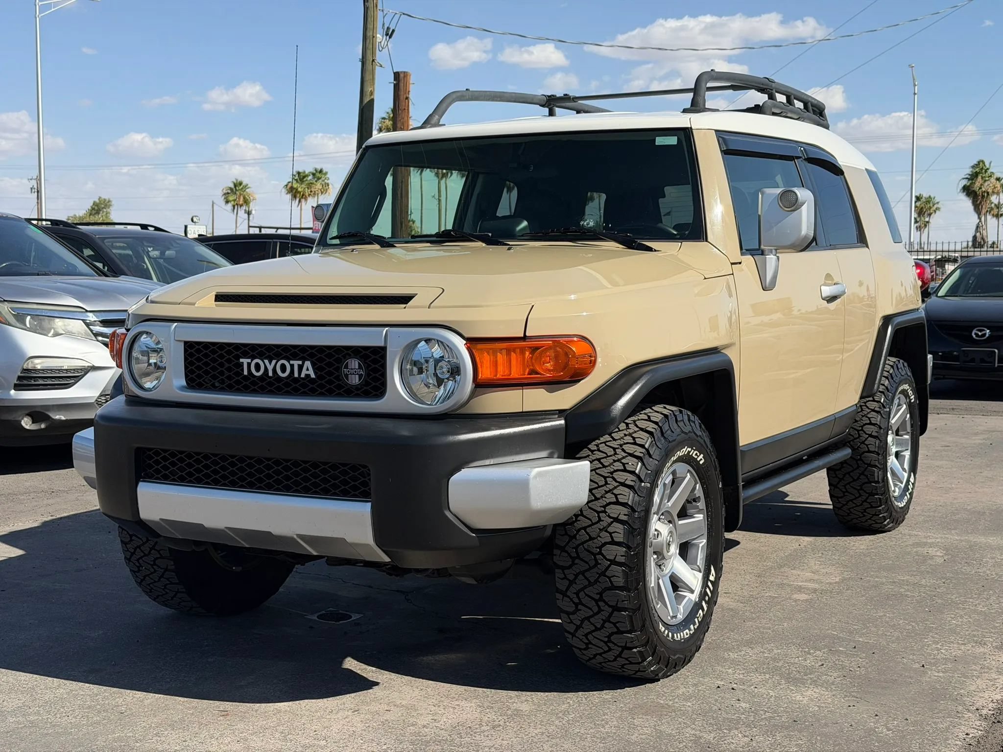 Used 2014 Toyota FJ Cruiser 4WD w/ Upgrade Package image 2