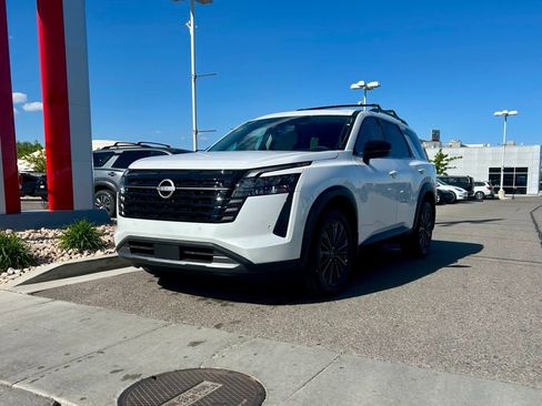 New 2026 Nissan Pathfinder SL AWD/4WD image 2