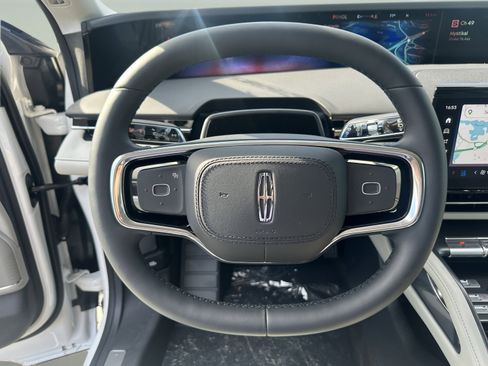 New 2026 Lincoln Nautilus Reserve AWD/4WD image 12
