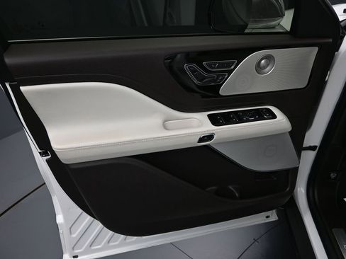 Used 2022 Lincoln Aviator Black Label Grand Touring w/ Class IV Trailer Tow Package image 10