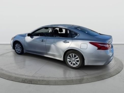 Used 2016 Nissan Altima 2.5 S w/ Power Driver Seat Package image 5