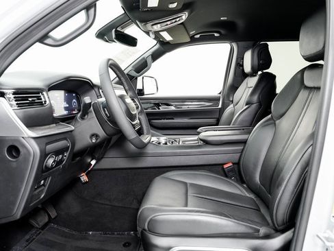 Used 2022 Jeep Wagoneer Series II image 6