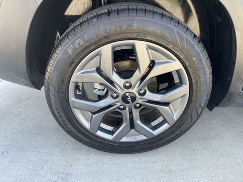 Used 2024 Kia Seltos S image 33