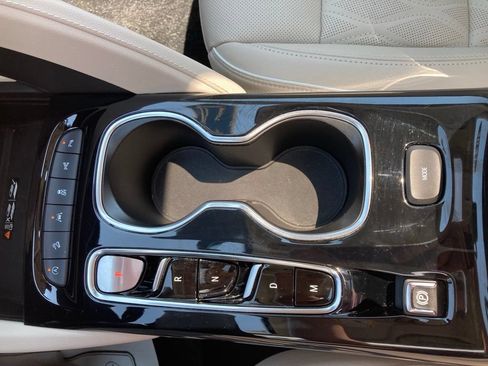 Used 2021 Buick Envision Avenir w/ Technology Package II AWD/4WD image 42