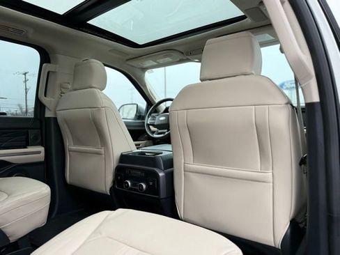 Certified 2022 Ford Expedition Platinum image 25