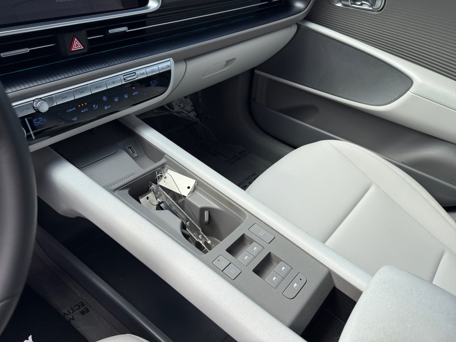 Used 2025 Hyundai Ioniq 6 SEL RWD image 13