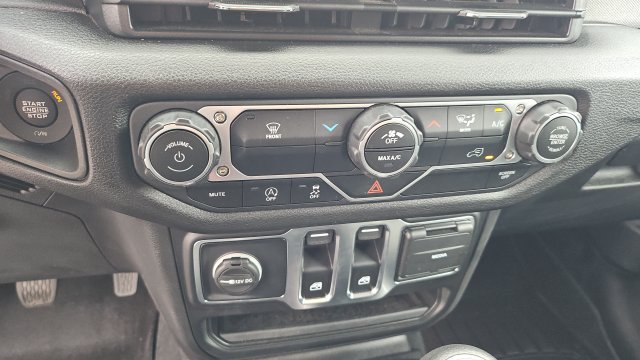 Used 2025 Jeep Wrangler Sport AWD/4WD image 28