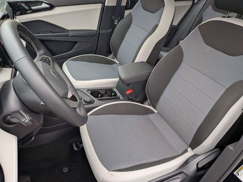 Used 2025 Volkswagen Taos S image 12