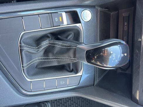 Used 2023 Volkswagen Tiguan SE image 37