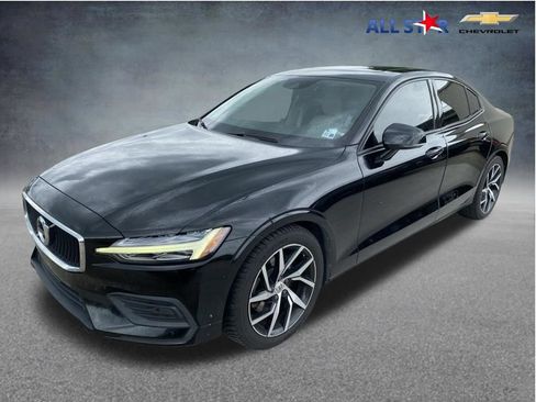 Used 2020 Volvo S60 T5 Momentum FWD image 1