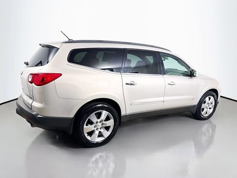 Used 2010 Chevrolet Traverse LTZ FWD image 7