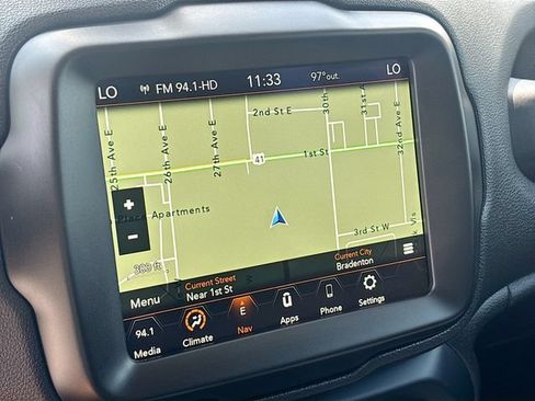 Used 2023 Jeep Renegade Latitude AWD/4WD image 14