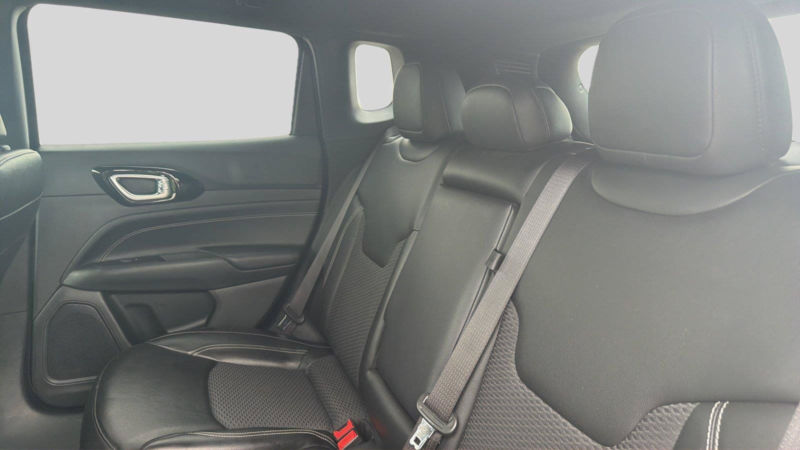 Used 2023 Jeep Compass Latitude w/ Convenience Group AWD/4WD image 17