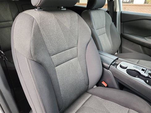 Used 2024 Nissan Rogue SV image 13