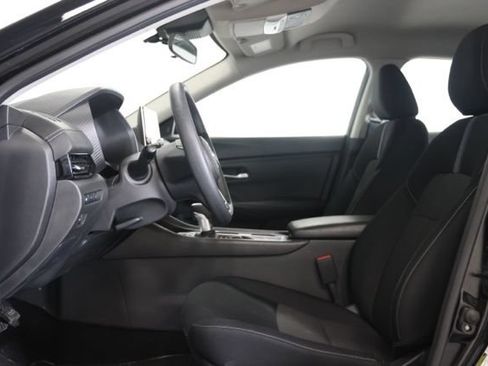 Used 2025 Nissan Sentra SV FWD image 16