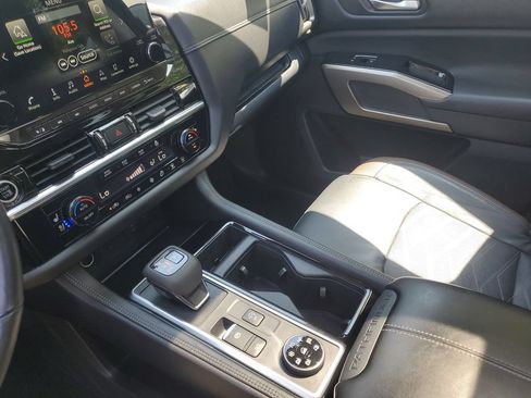 Used 2022 Nissan Pathfinder Platinum w/ Cargo Package AWD/4WD image 23