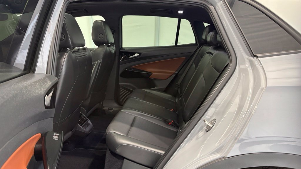 Used 2021 Volkswagen ID.4 Pro S w/ Gradient Package AWD/4WD image 19
