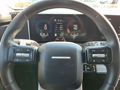 Certified 2025 Hyundai Santa Fe SEL image 18