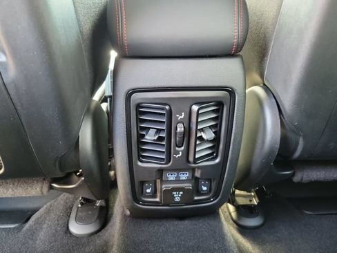 Used 2023 Dodge Durango GT RWD image 13