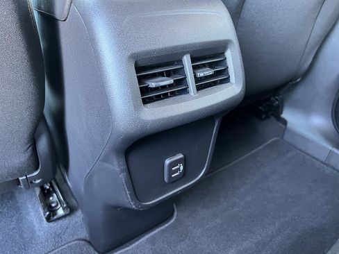 Used 2023 Chevrolet Equinox LS w/ LS Convenience Package FWD image 28