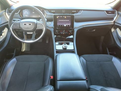 Used 2024 Jeep Grand Cherokee Altitude AWD/4WD image 14