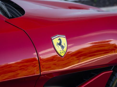Used 2019 Ferrari Portofino RWD image 11