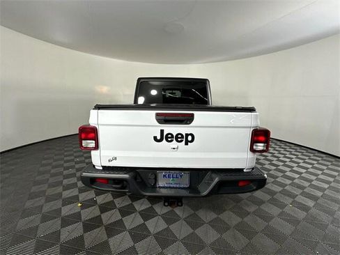 Certified 2022 Jeep Gladiator Sport image 7